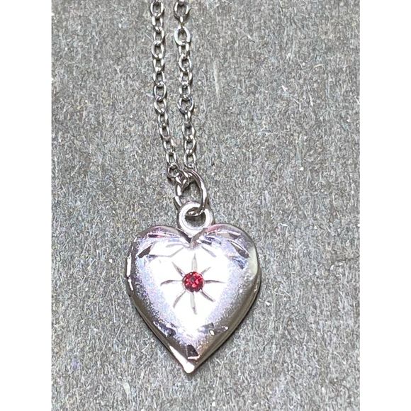 Sterling Silver 925 18” necklace with Heart locket - Picture 1 of 5